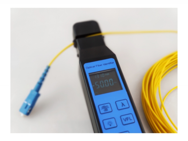 Fiberoptic cable tester